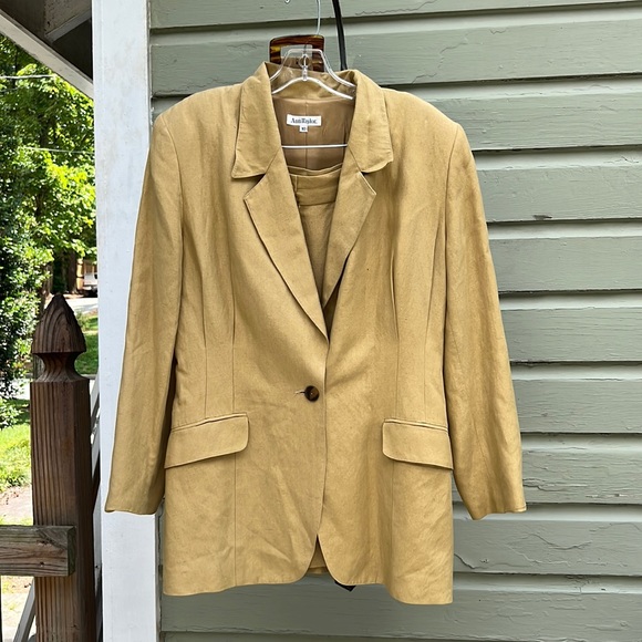 Ann Taylor Jackets & Blazers - 90s BEIGE ANN TAYLOR SUIT - COMES WITH MATCHING SKIRT, BLAZER AND BELT
